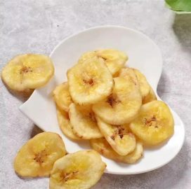 chips de plátano frito elaborados por una planta procesadora comercial de chips de plátano