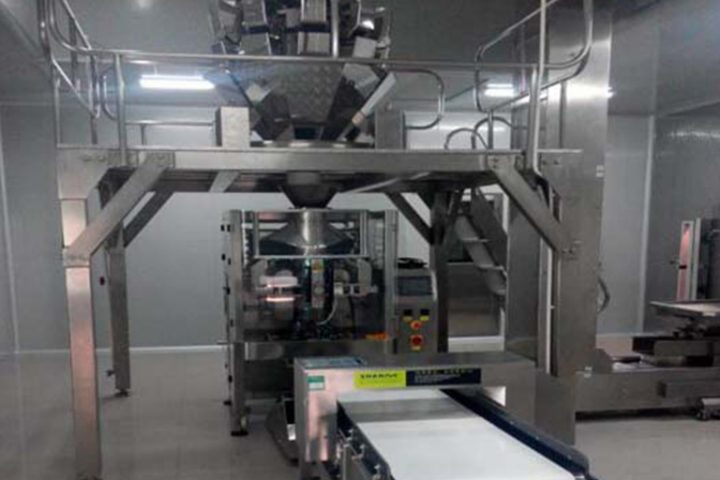 Potato chips packaging machine