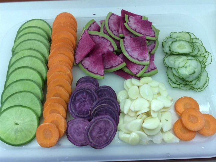 efecto de corte de verduras del cortador multifuncional