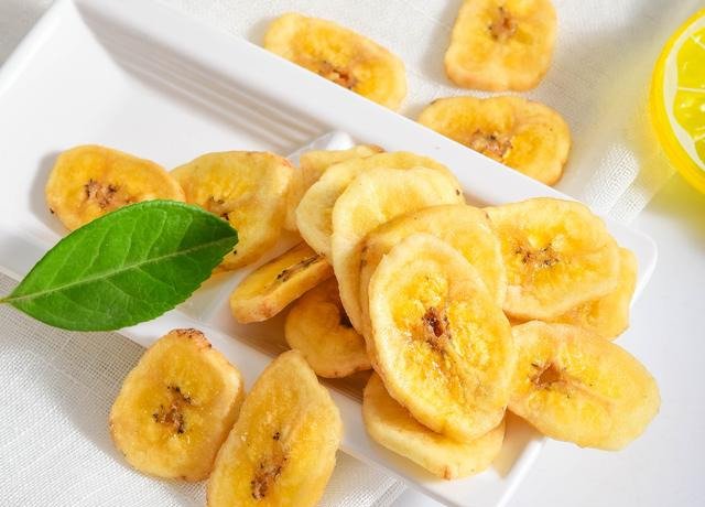 homemade banana chips