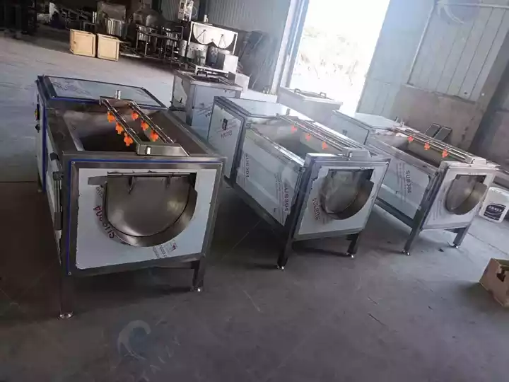 Máquina para lavar y pelar patatas en stock.